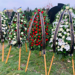 Вінки з живих квітів на похорон_11