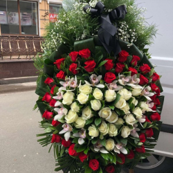 Вінки з живих квітів на похорон_13