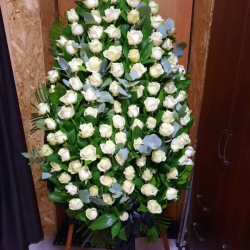 Вінки з живих квітів на похорон_16