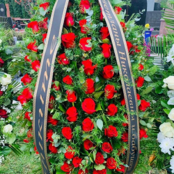 Вінки з живих квітів на похорон_21