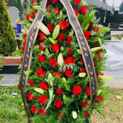 Вінки з живих квітів на похорон_25