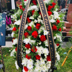 Вінки з живих квітів на похорон_35