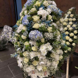 Вінки з живих квітів на похорон_37