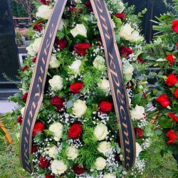 Вінки з живих квітів на похорон_15
