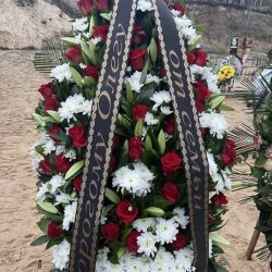 Вінки з живих квітів на похорон_23