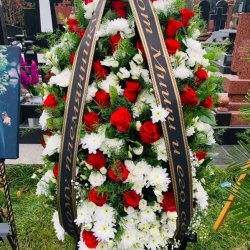 Вінки з живих квітів на похорон_35