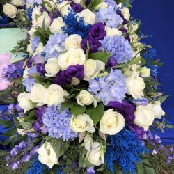 Вінки з живих квітів на похорон_41