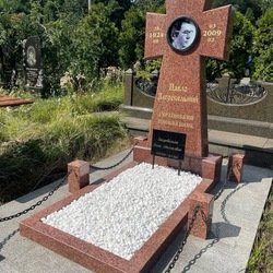 Уход за могилами на кладбищах Киева